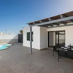 ヴィラ Home2book Bright With Pool, コラレホ