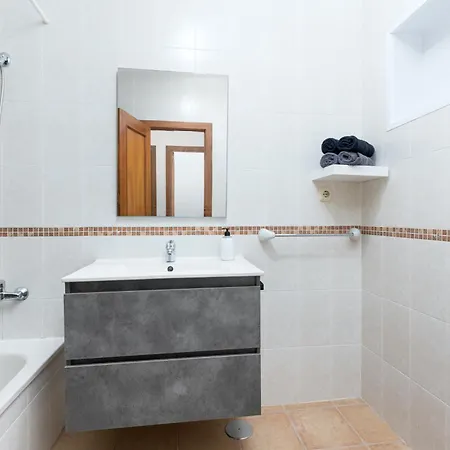 Home2book Bright With Pool, Villa