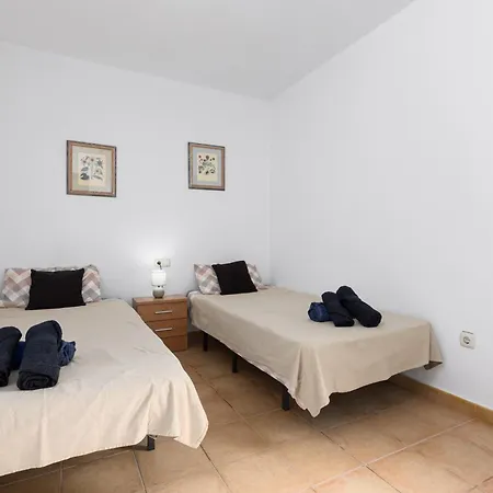 Home2book Bright With Pool, Villa Corralejo