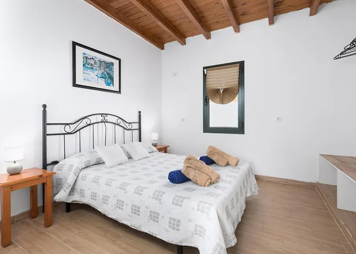 Home2book Bright With Pool, Villa Corralejo