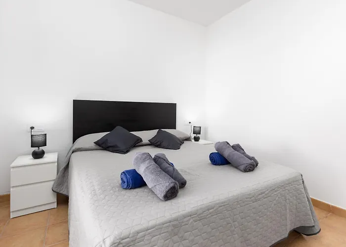 Villa Home2book Bright With Pool, Corralejo