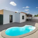 Villa Home2book Bright With Pool, *