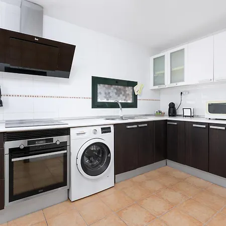 Willa Home2book Bright With Pool, Corralejo
