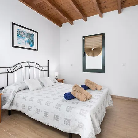 Home2book Bright With Pool, Willa Corralejo