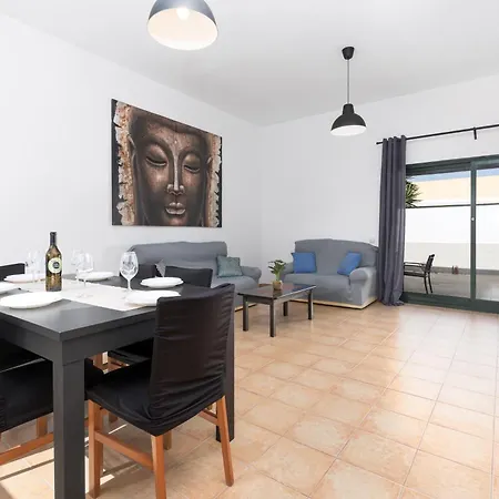 Willa Home2book Bright With Pool, Corralejo