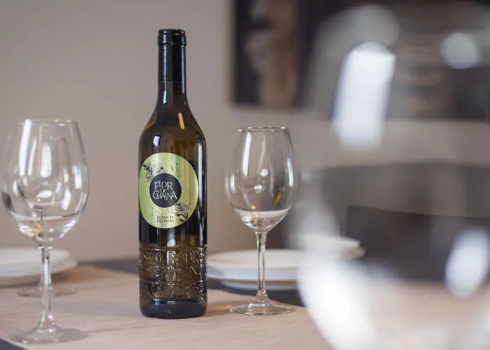 Villa Home2book Bright With Pool, *