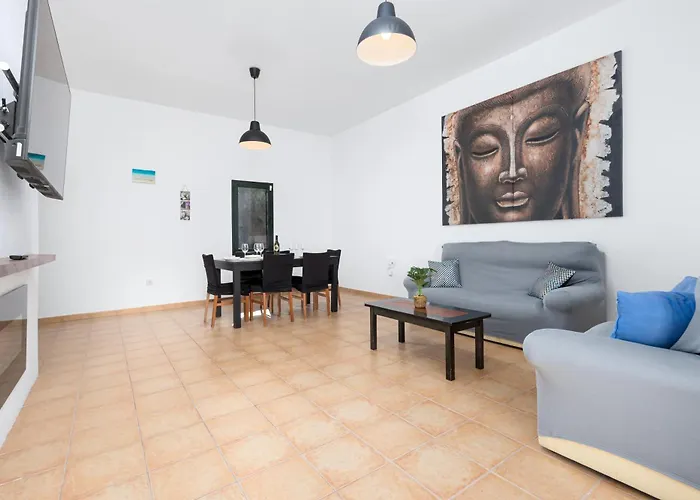 Villa Home2book Bright With Pool,