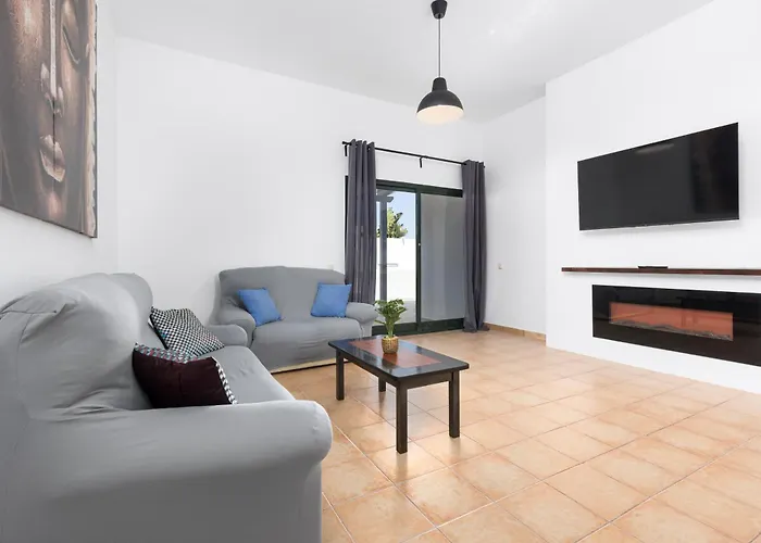 Home2book Bright With Pool, *