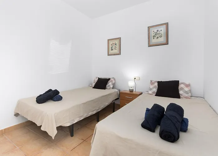 Home2book Bright With Pool, Willa Corralejo