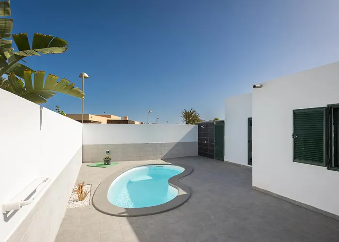 Home2book Bright With Pool, *